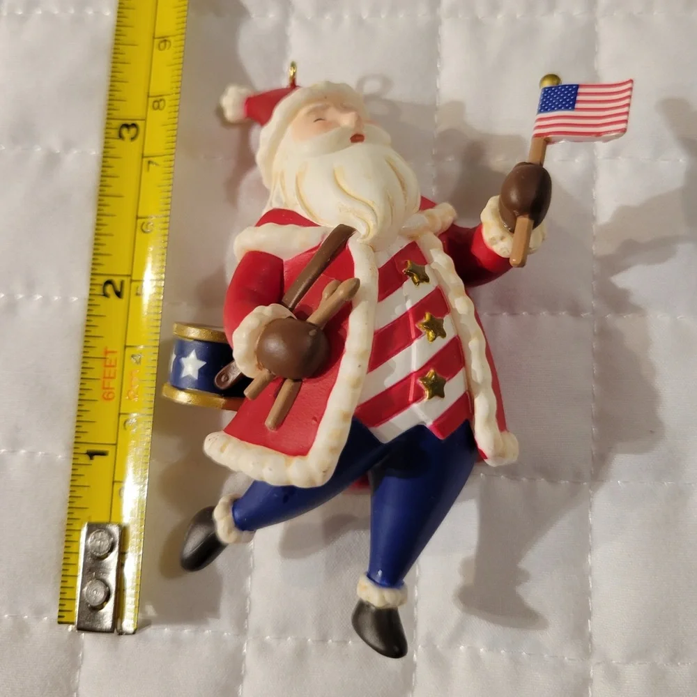 🎄🎁Hallmark Keepsake All-American Santa Ornament Christmas Holiday Festive Decor